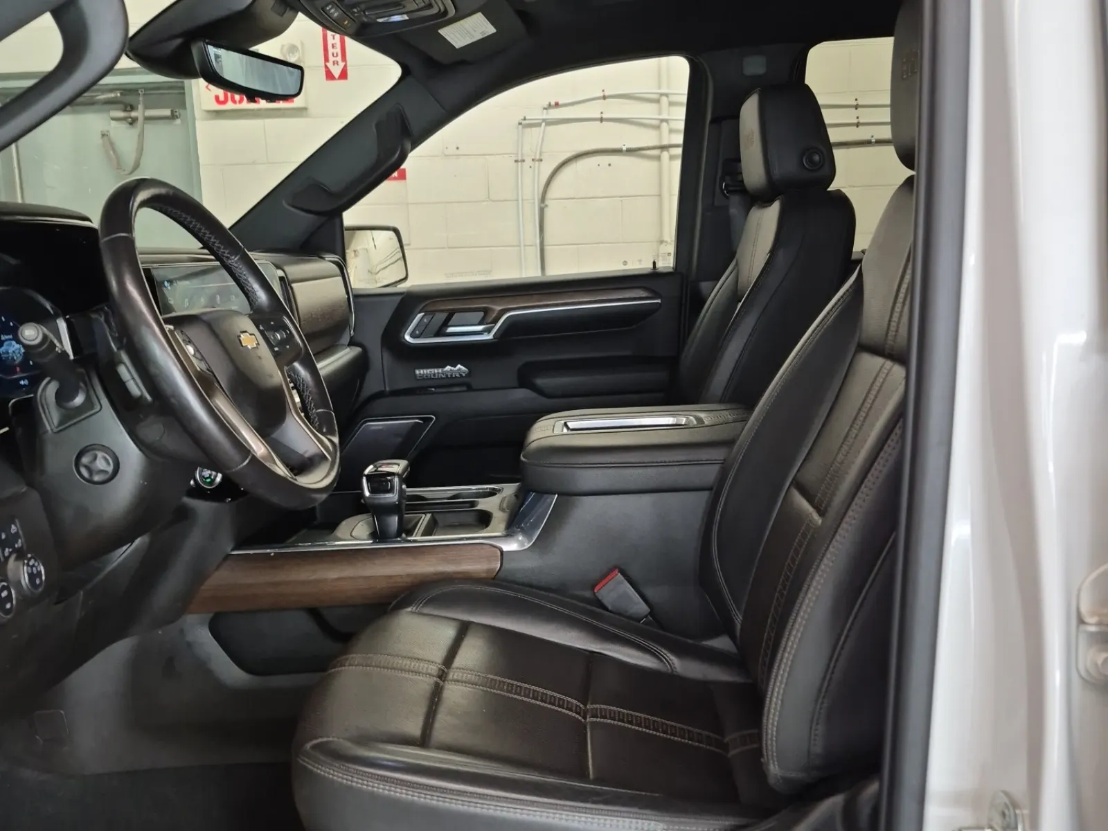 Front Interior Photo