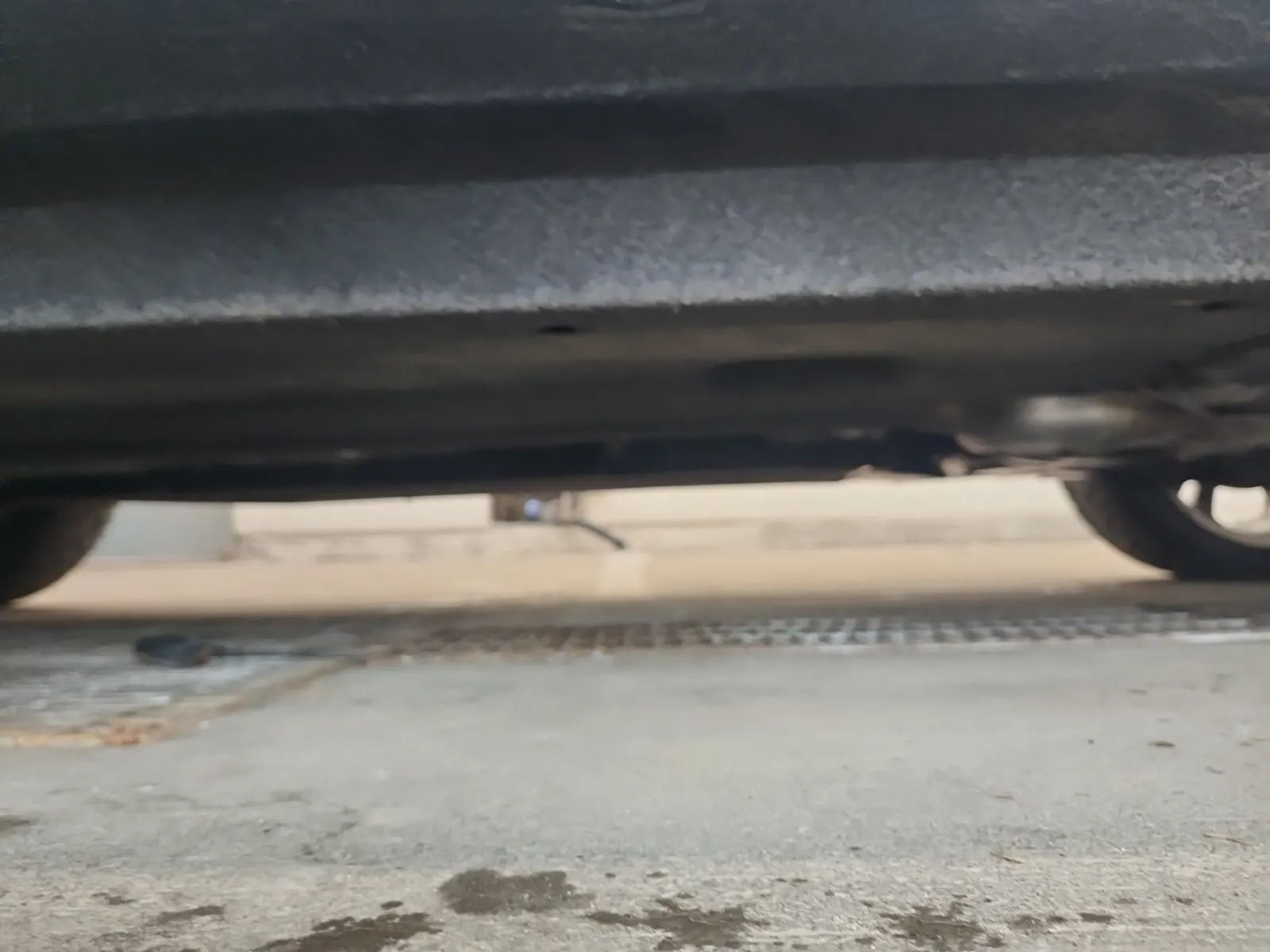 Undercarriage - Driver Photo