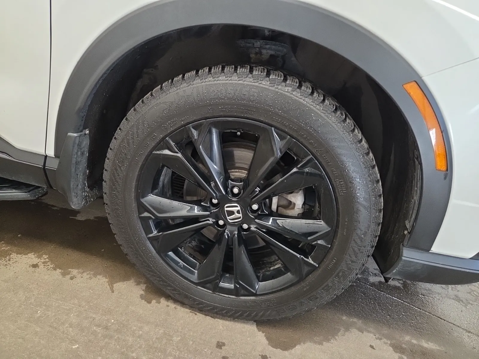 Right Front Wheel/Tire Photo