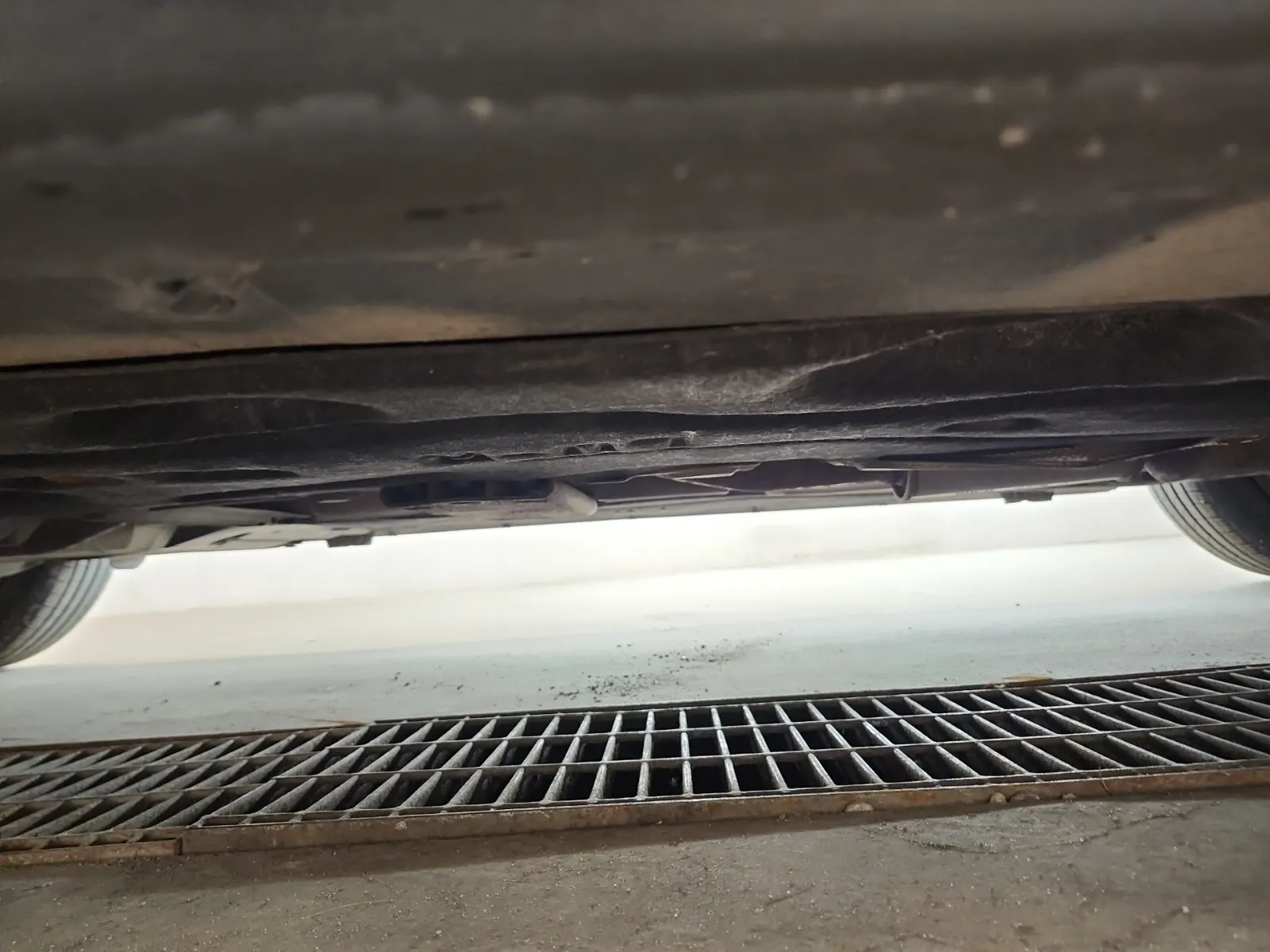 Undercarriage - Passenger Photo