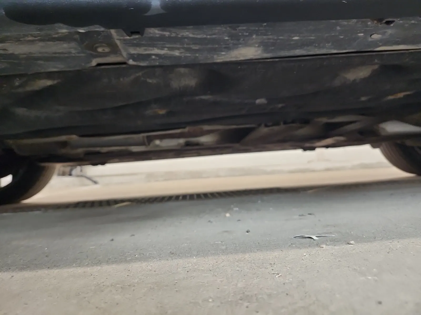 Undercarriage - Driver Photo