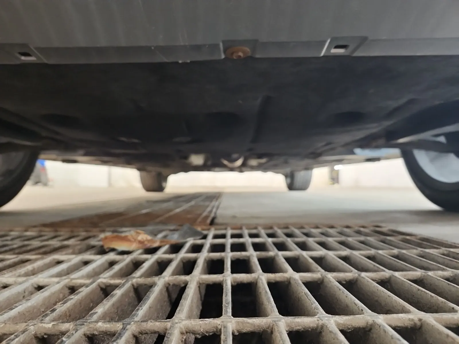 Undercarriage - Front Photo