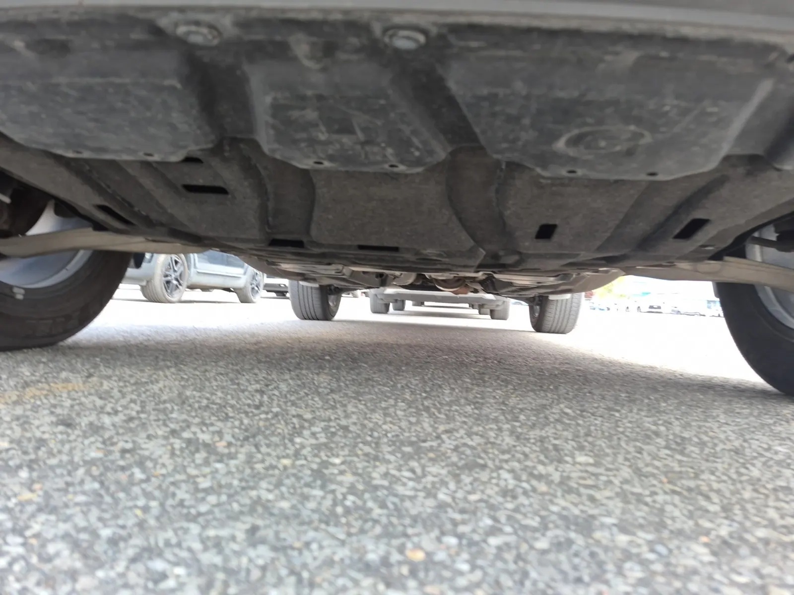 Undercarriage - Front Photo