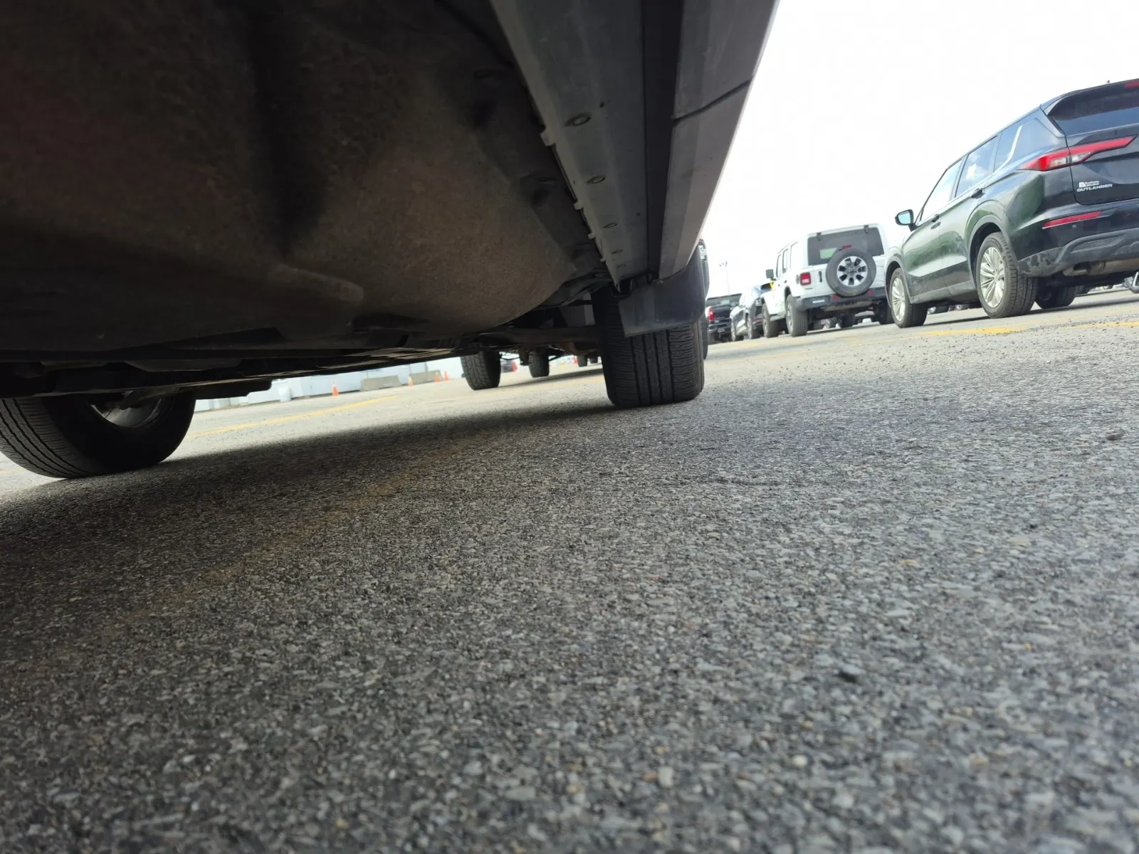 Undercarriage - Passenger Photo