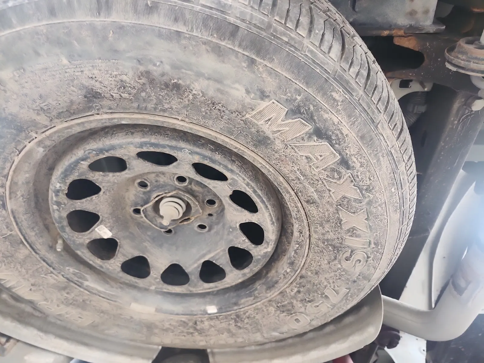 Spare Tire & Wheel Photo