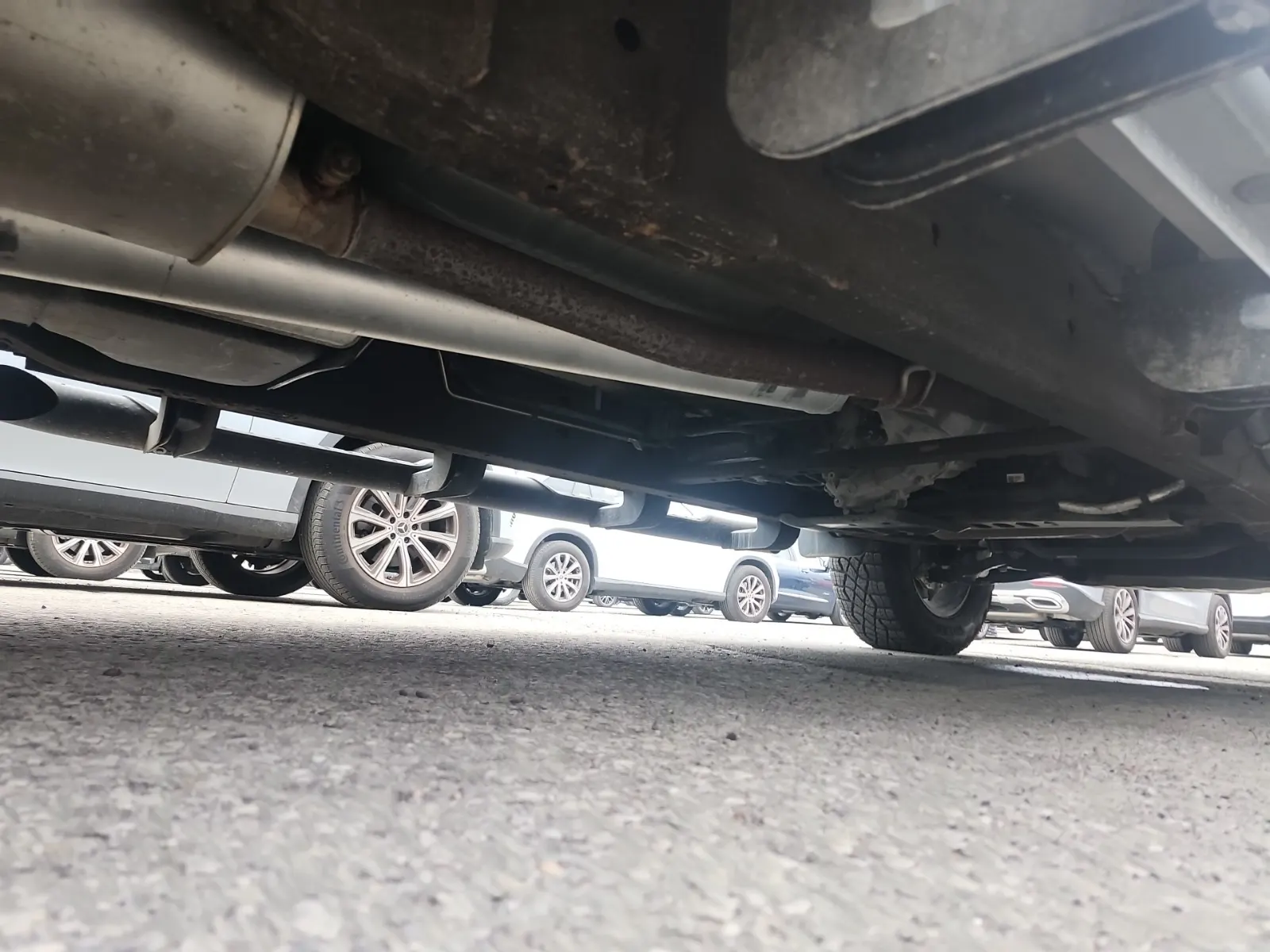 Undercarriage - Passenger Photo