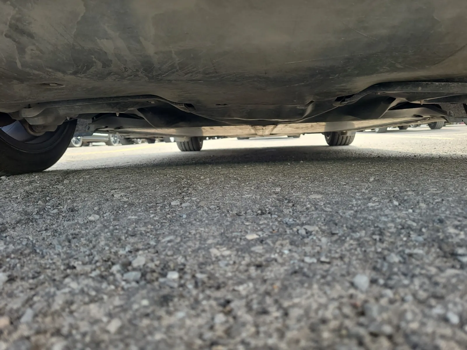 Undercarriage - Rear Photo