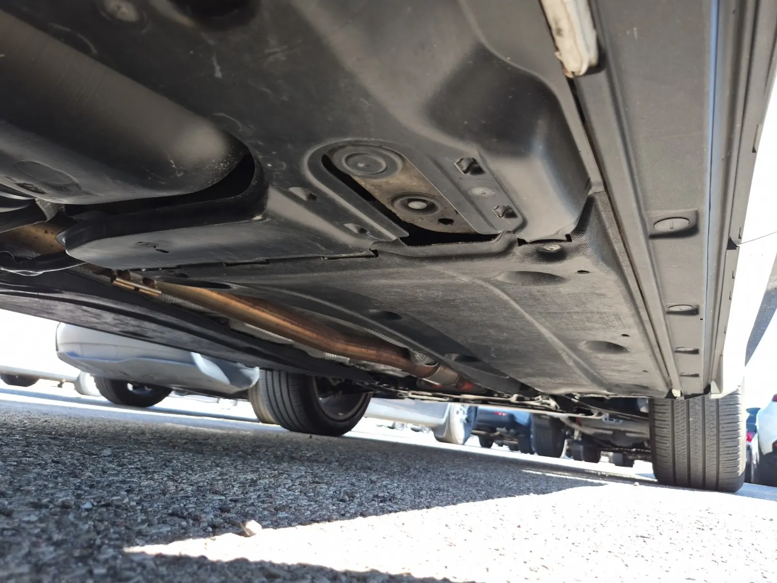 Undercarriage - Passenger Photo
