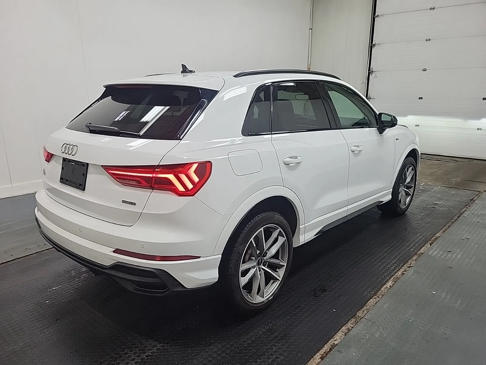 Passenger Rear 3/4 Photo