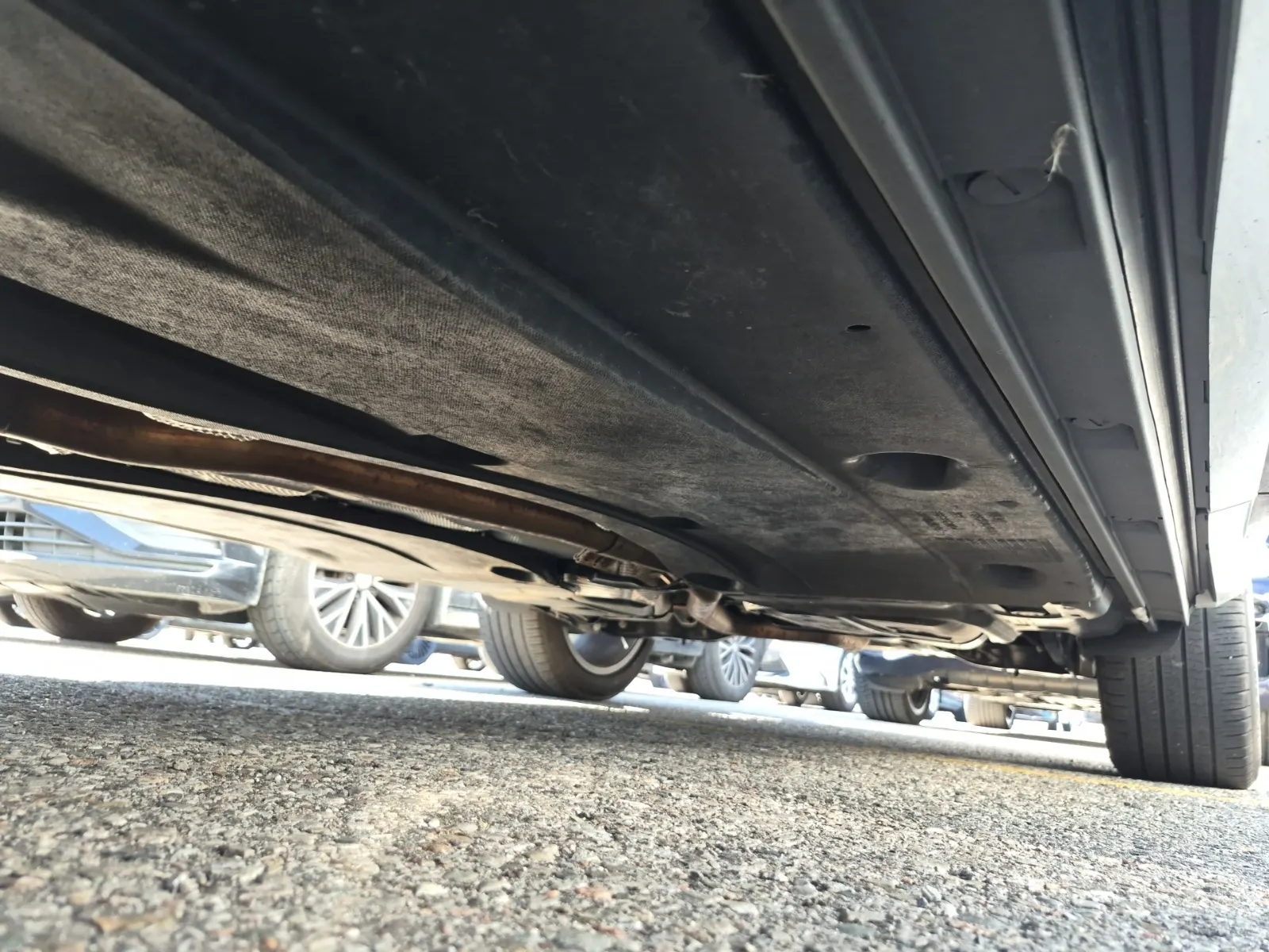 Undercarriage - Driver Photo