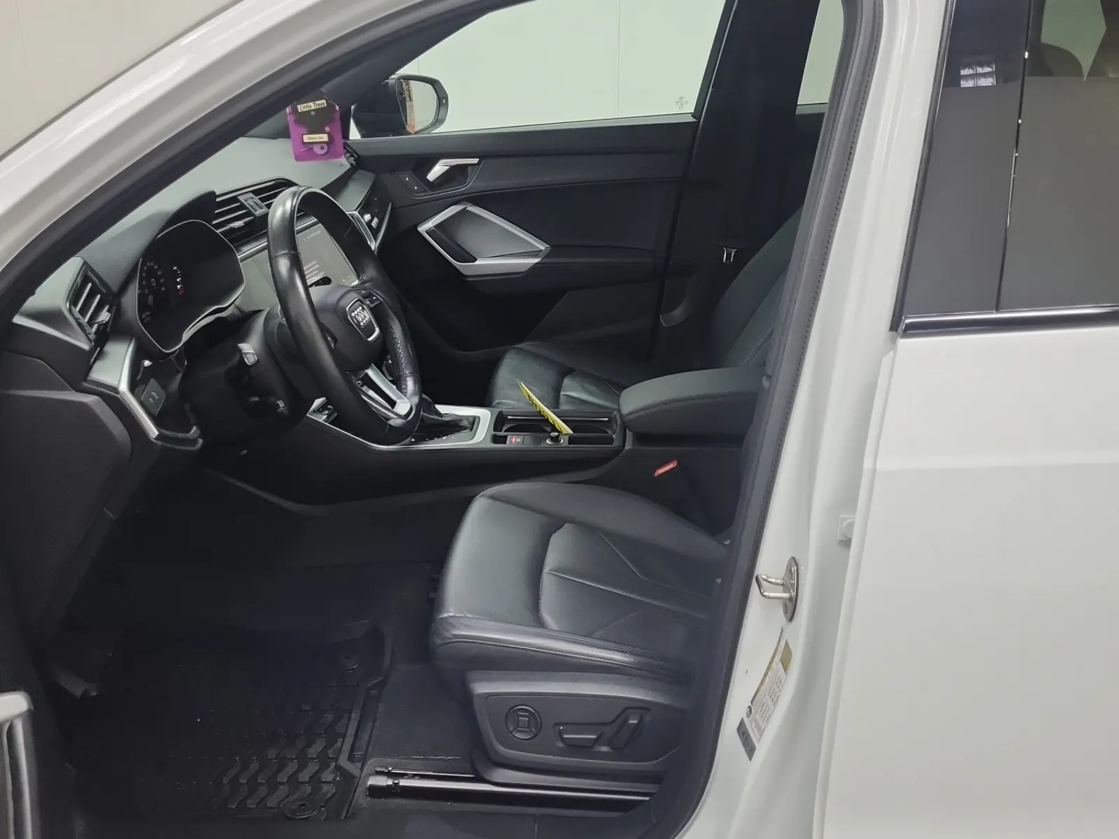 Front Interior Photo