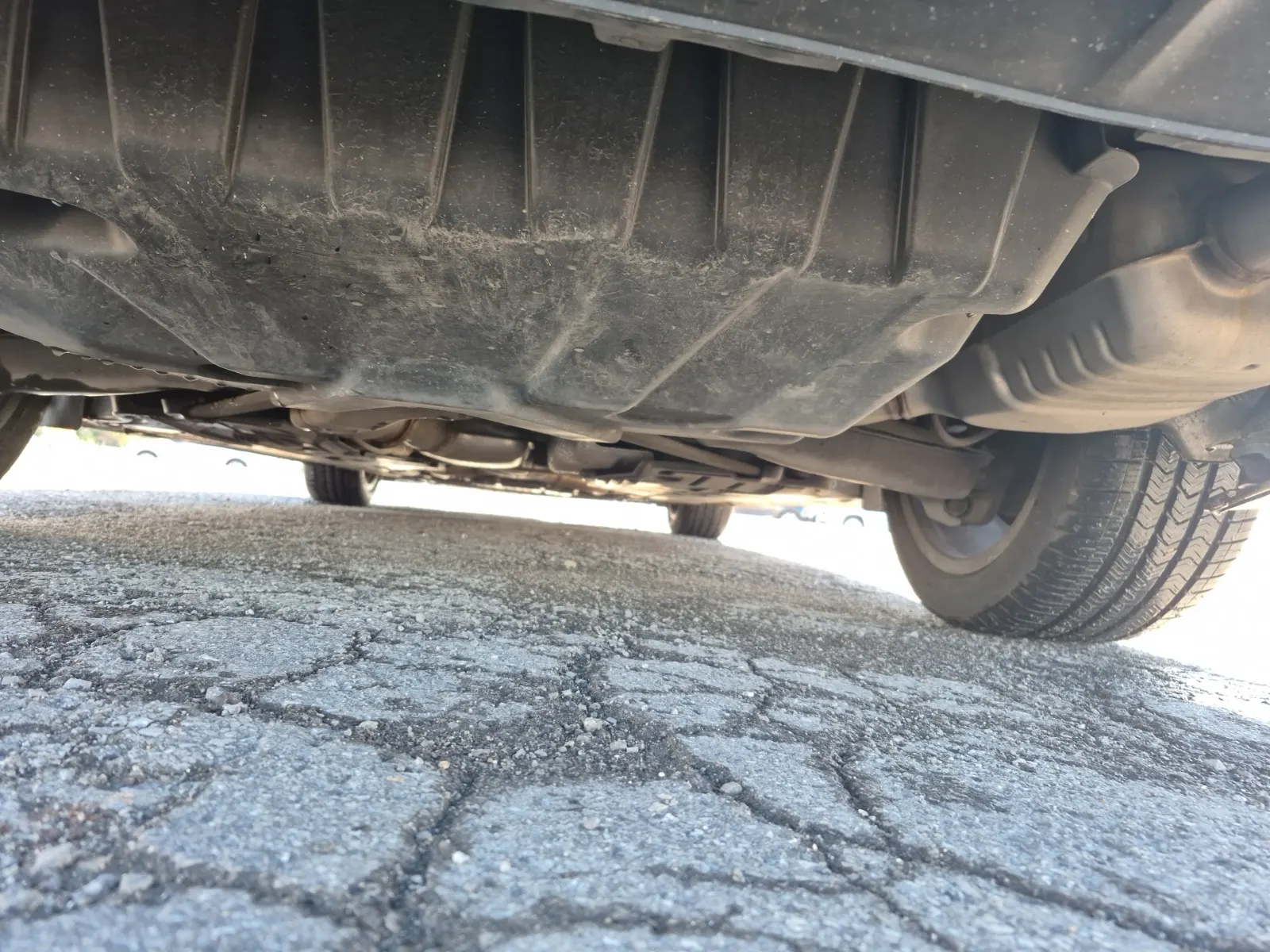 Undercarriage - Rear Photo