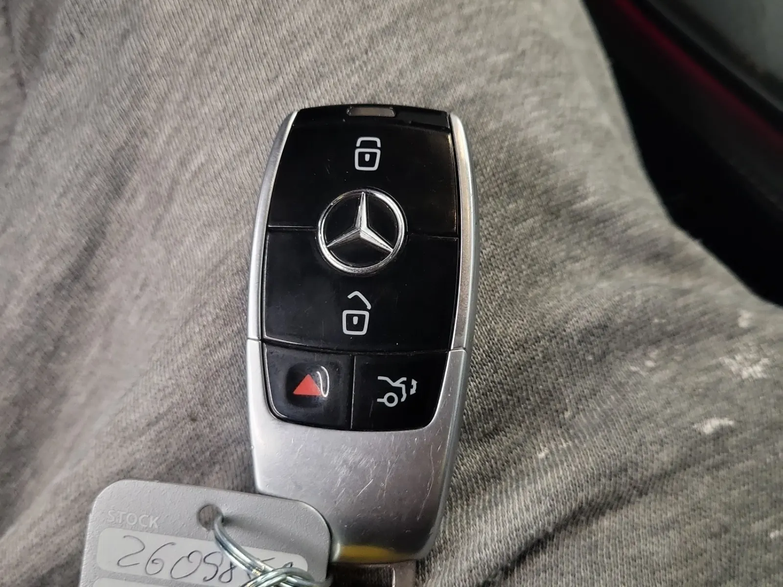 Keys/Fobs/Manual Photo