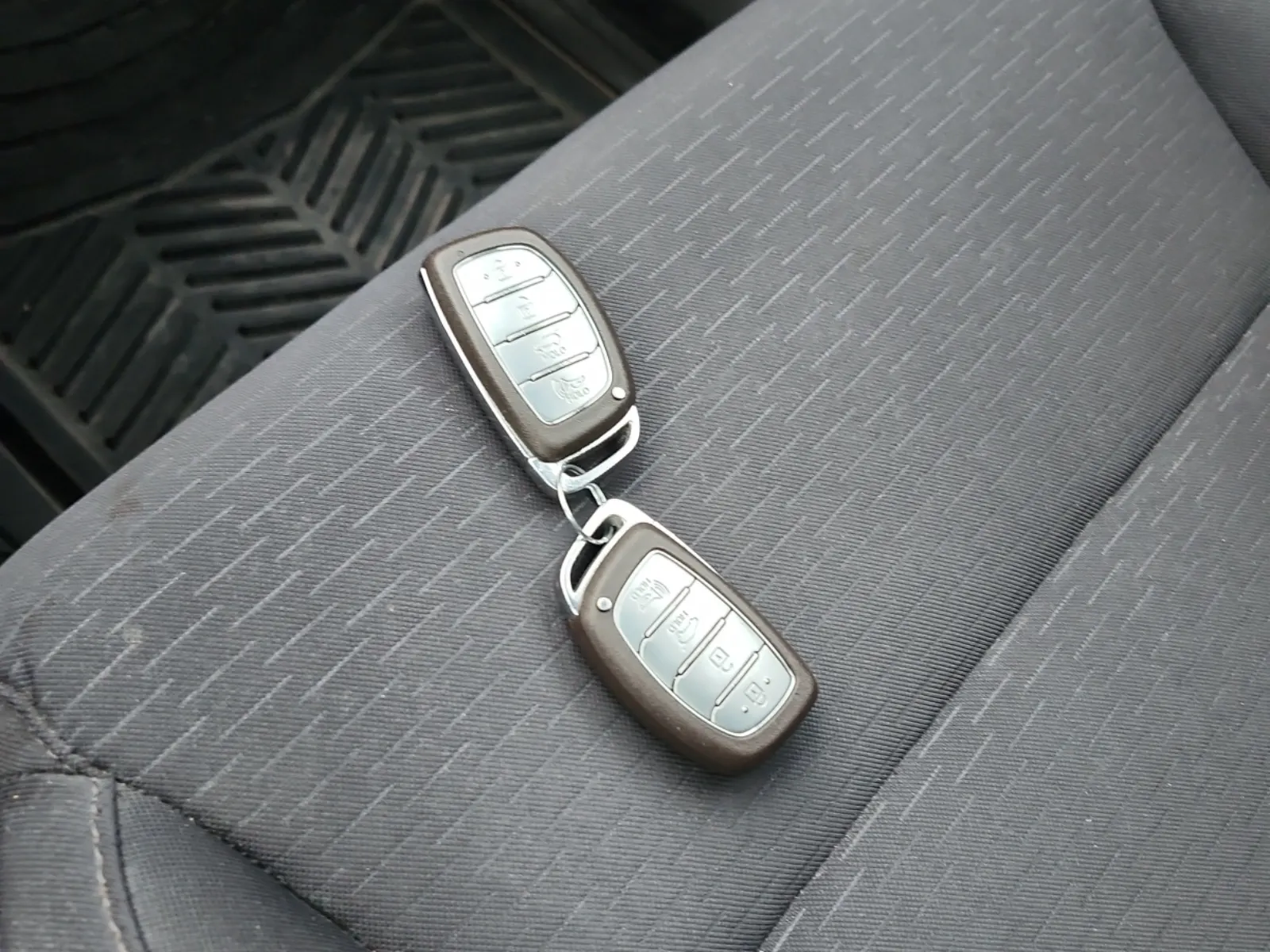Keys/Fobs/Manual Photo