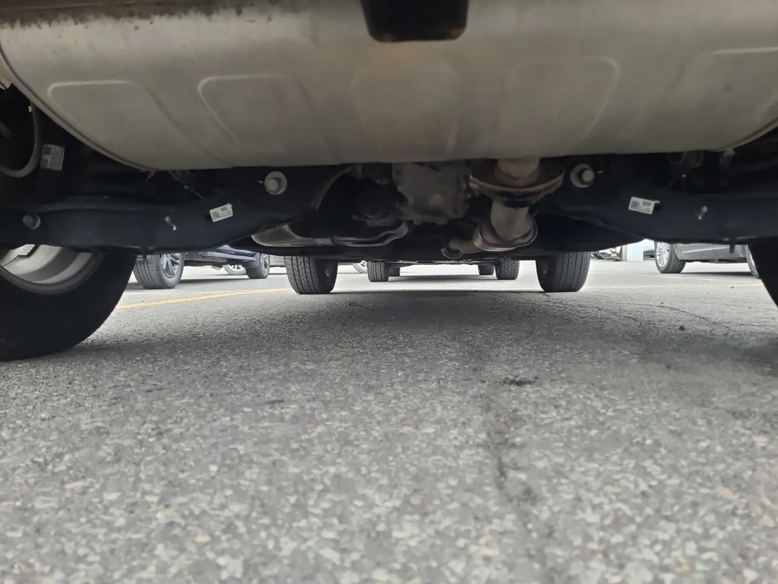 Undercarriage - Rear Photo