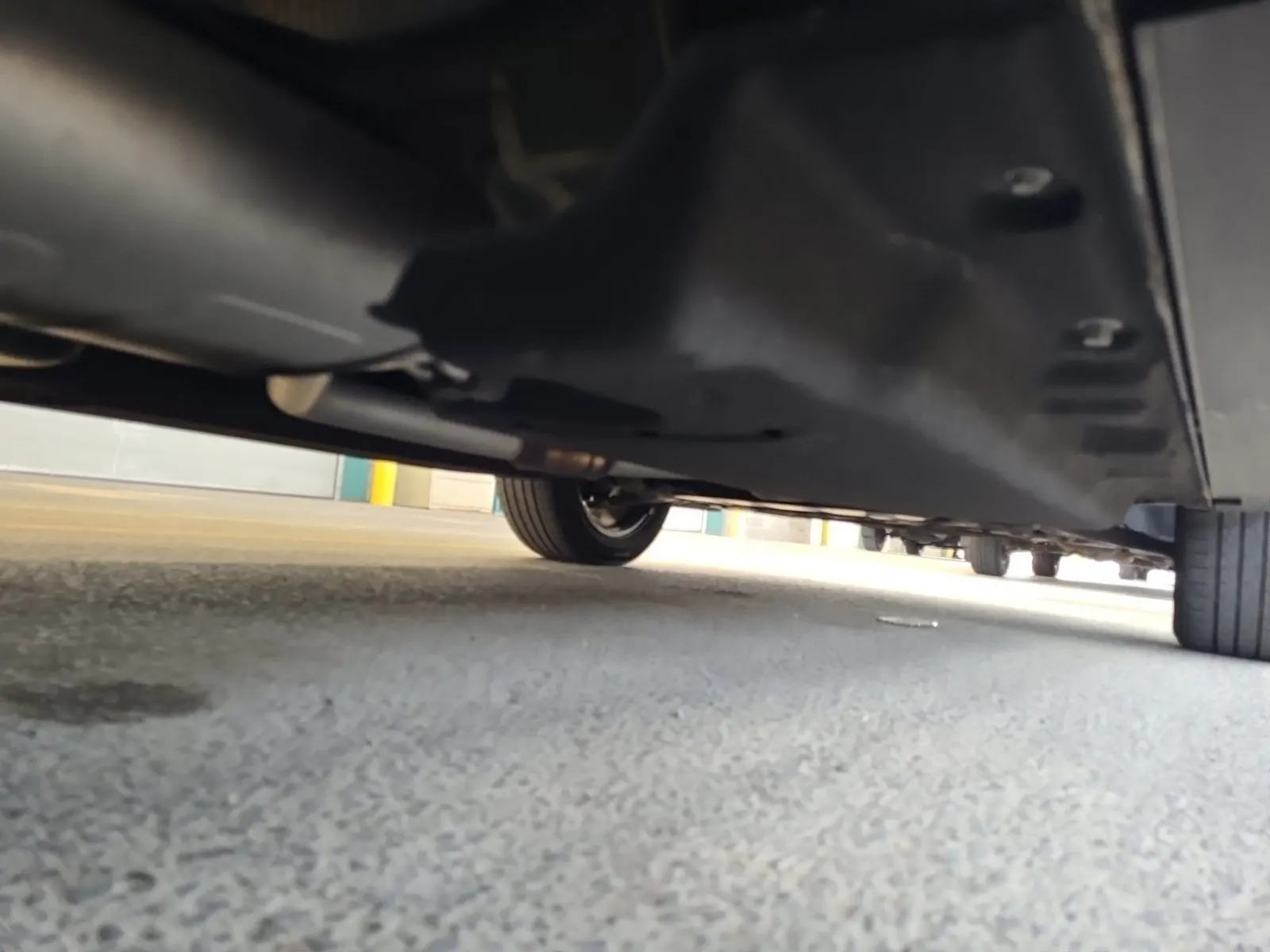 Undercarriage - Passenger Photo