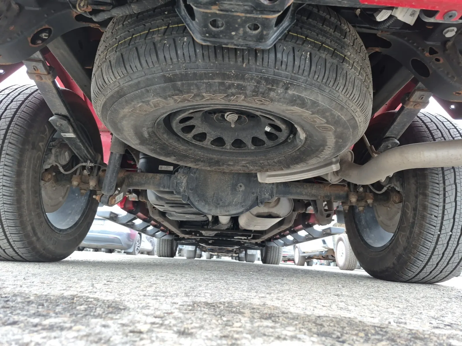 Undercarriage - Rear Photo