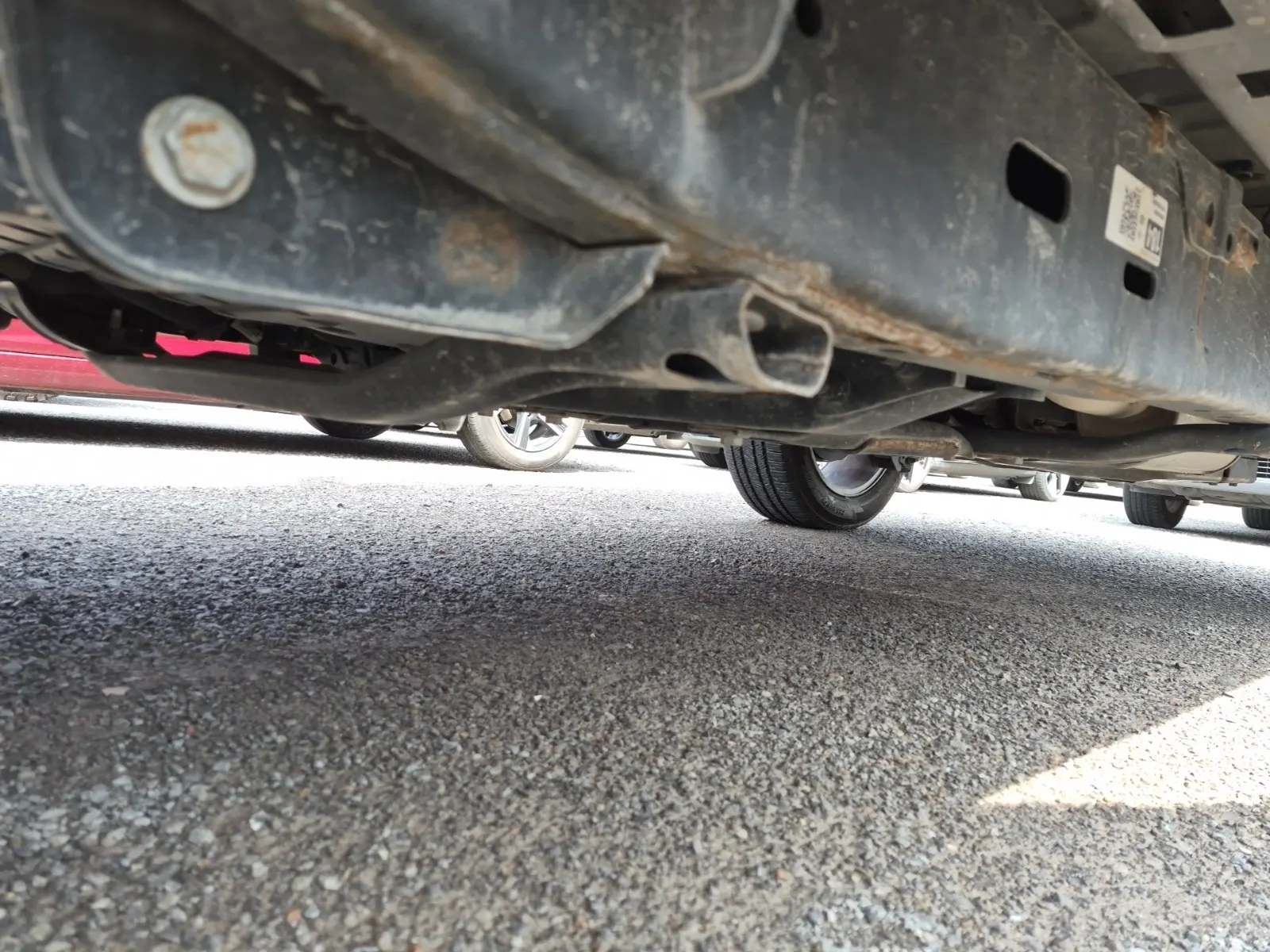 Undercarriage - Driver Photo