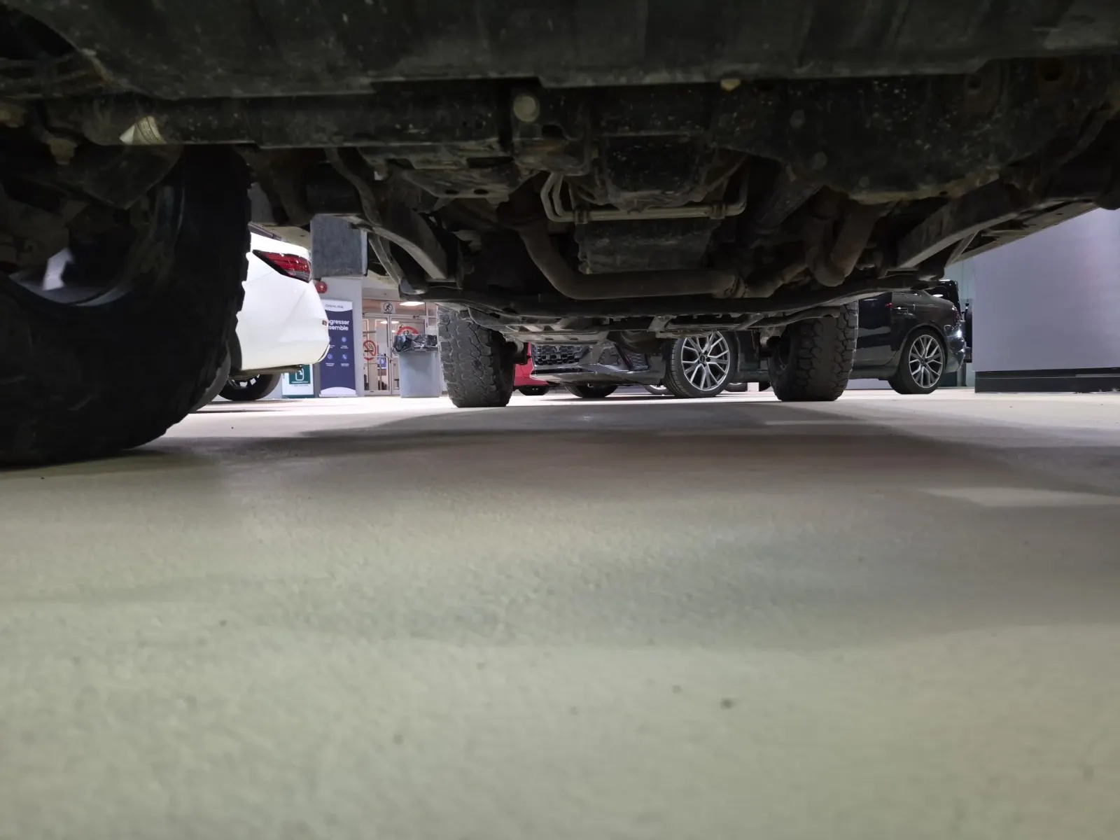 Undercarriage - Front Photo
