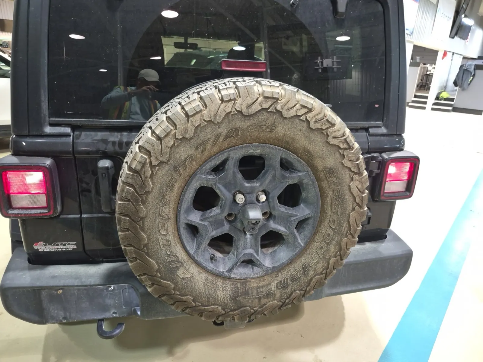 Spare Tire & Wheel Photo