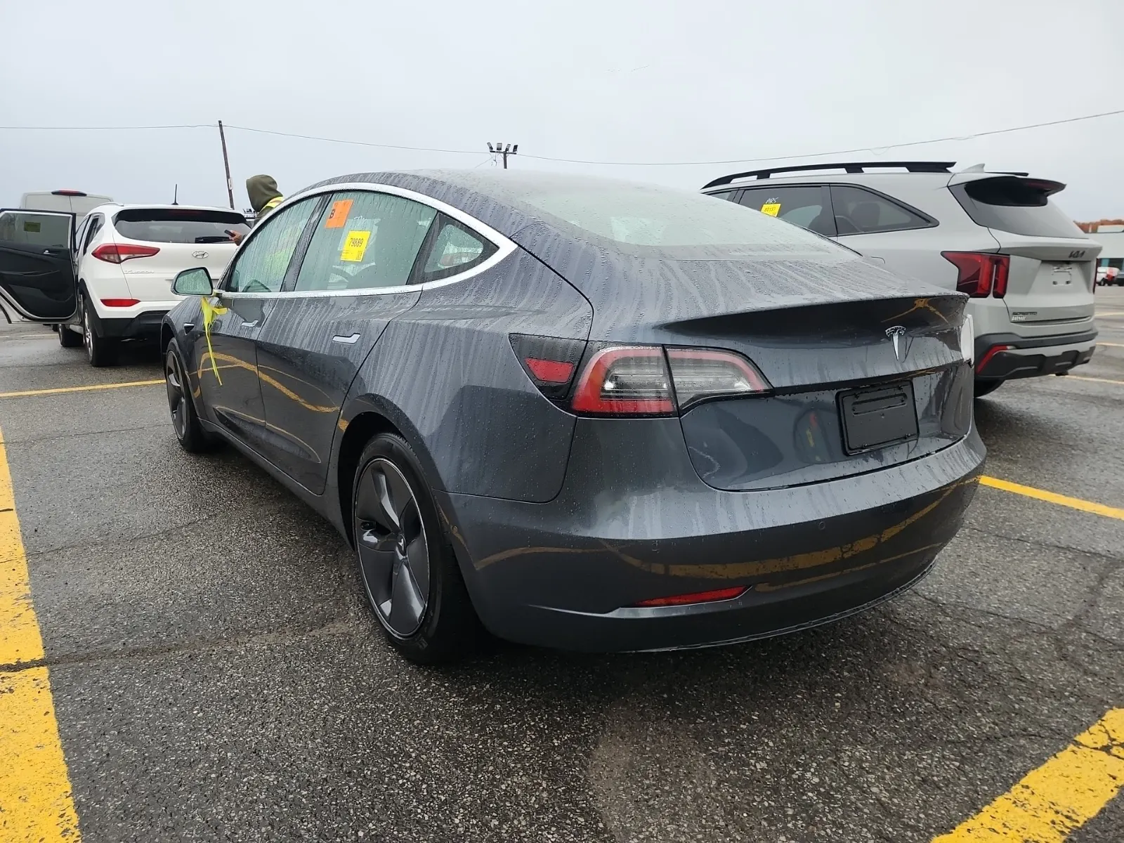 Driver Rear 3/4 Photo