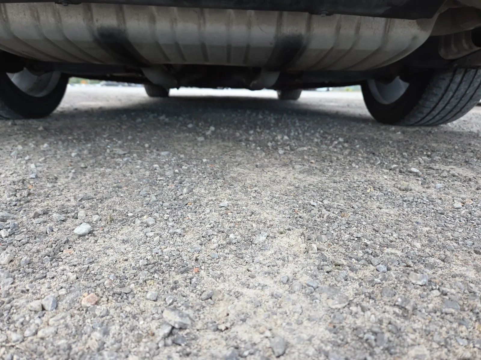 Undercarriage - Rear Photo