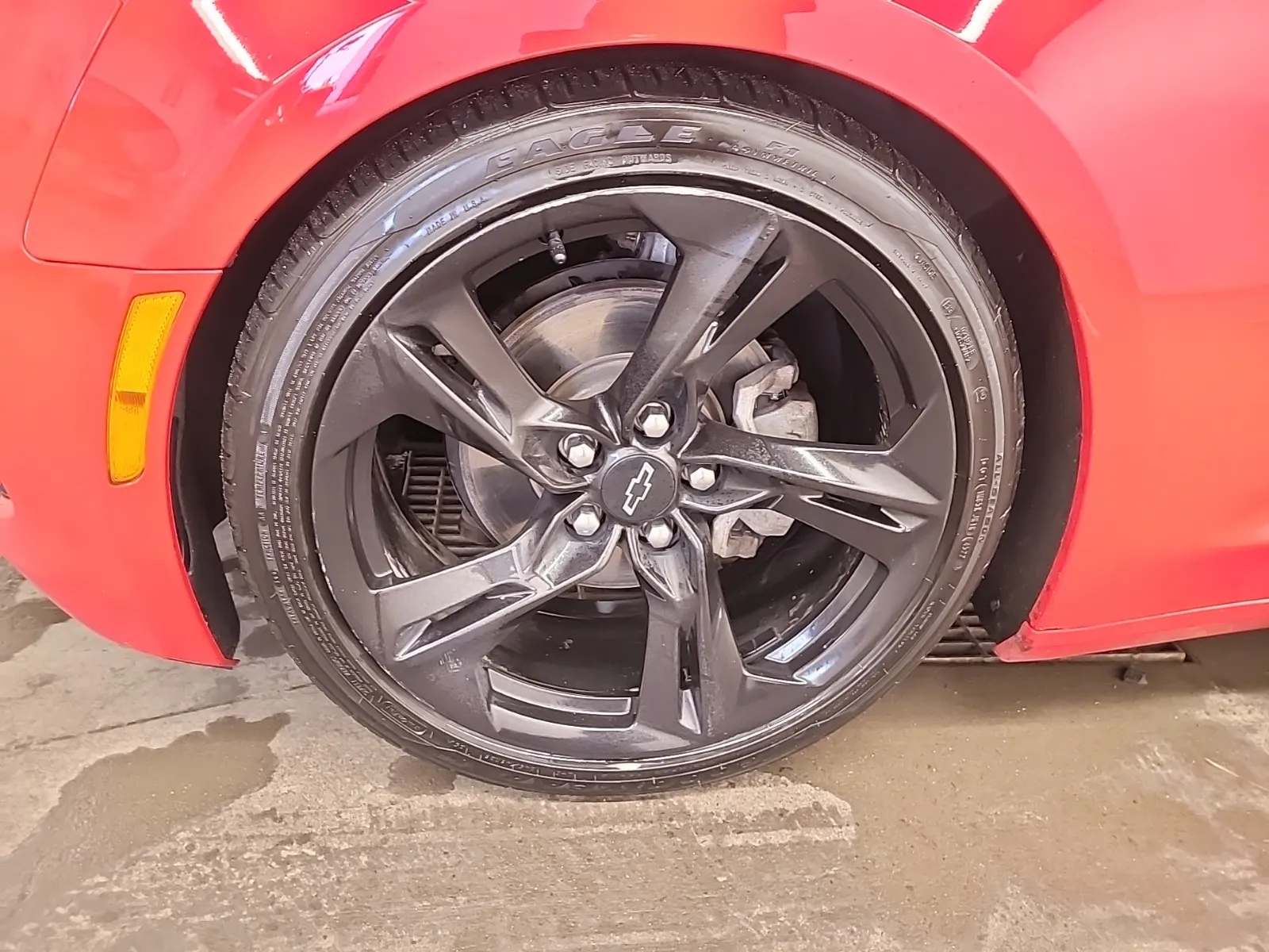 Front driver wheel/tire photo