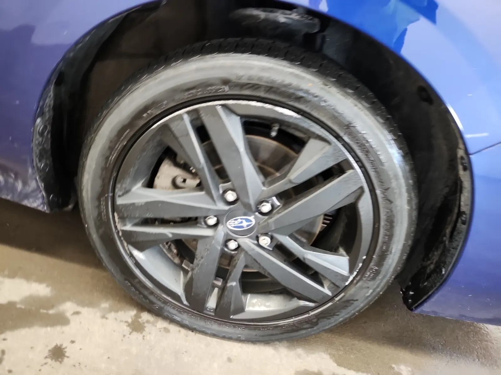 Right Front Wheel/Tire Photo