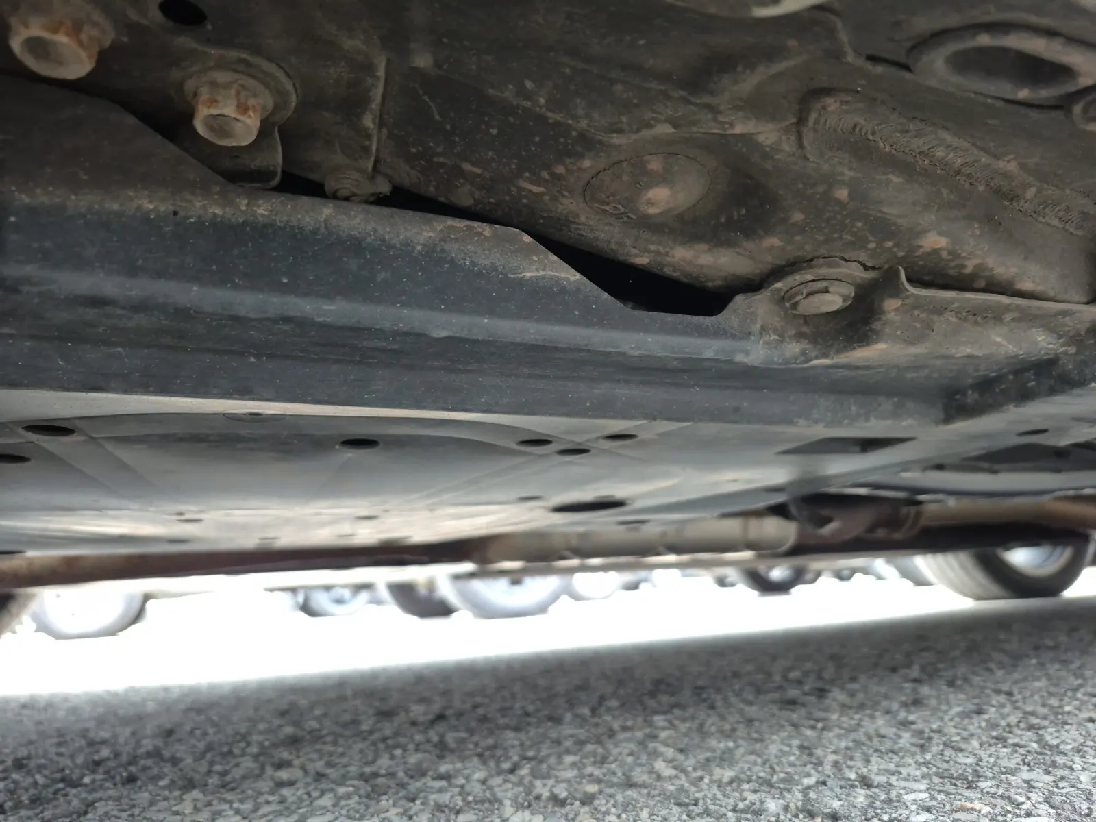 Undercarriage - Passenger Photo