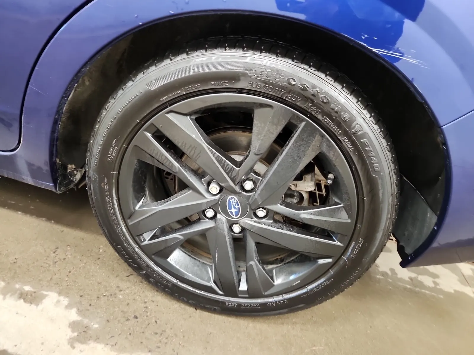 Left Rear Wheel/Tire Photo