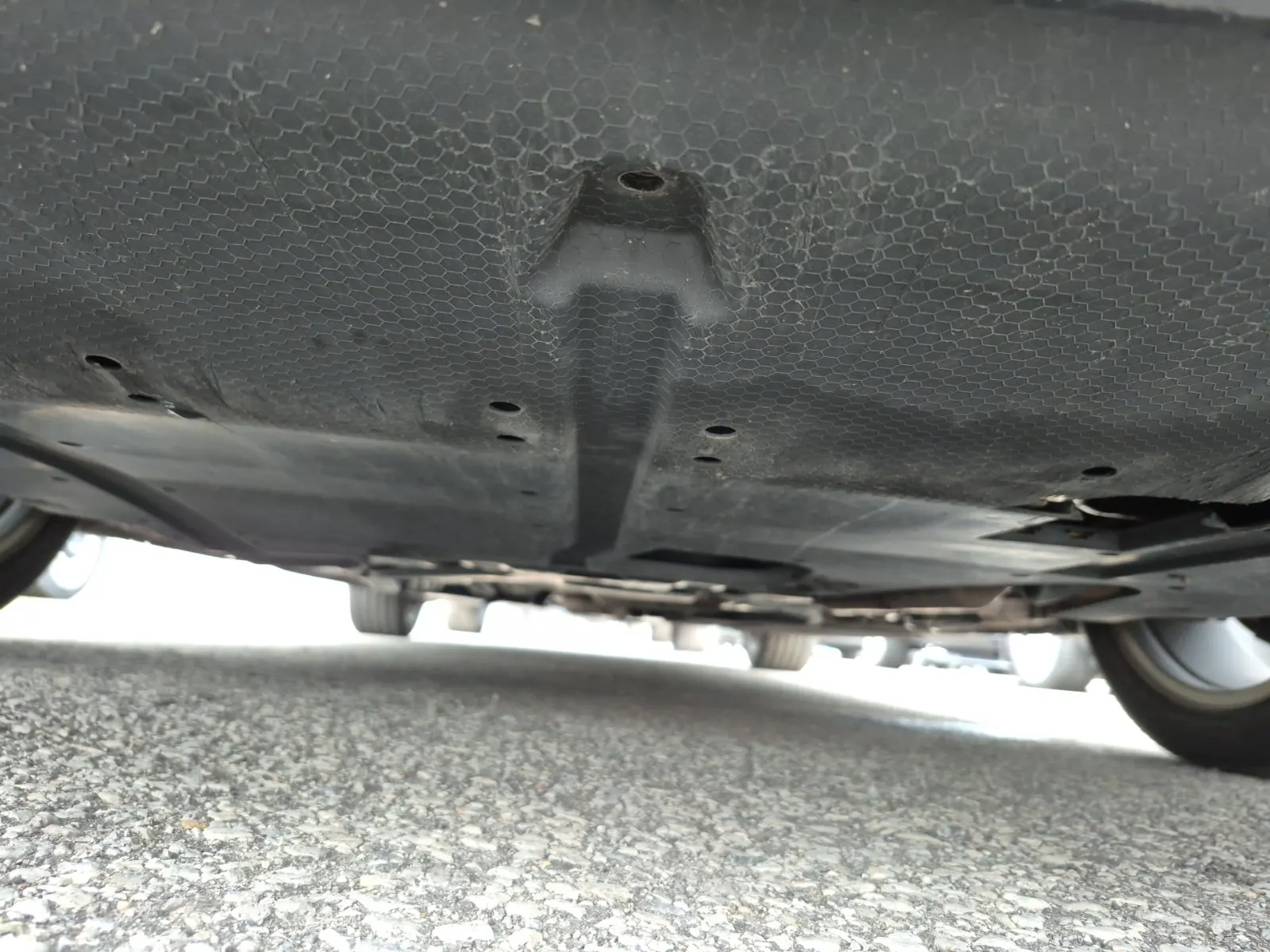 Undercarriage - Front Photo