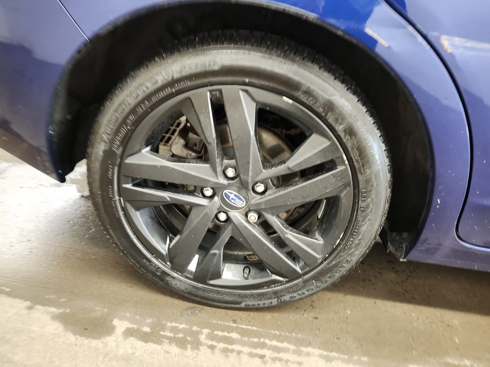 Right Rear Wheel/Tire Photo