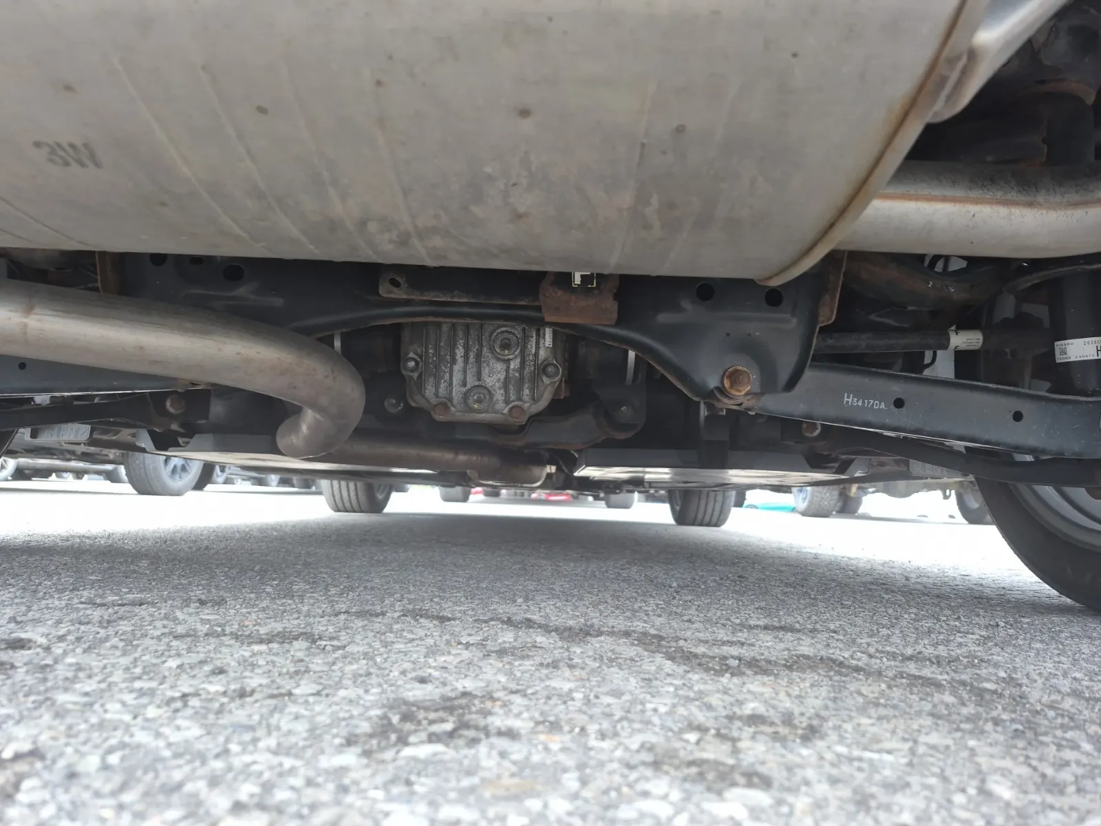 Undercarriage - Rear Photo