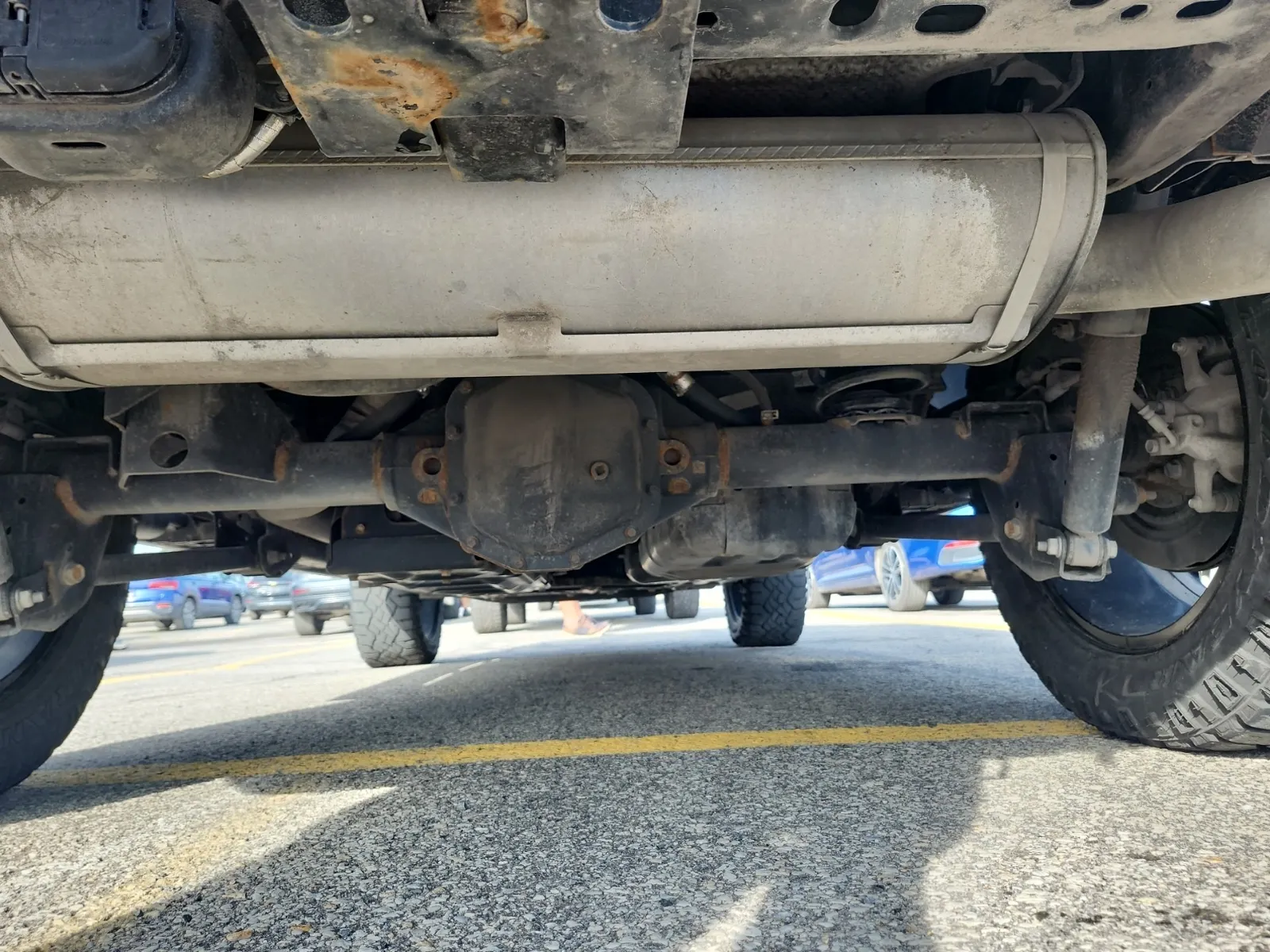 Undercarriage - Rear Photo
