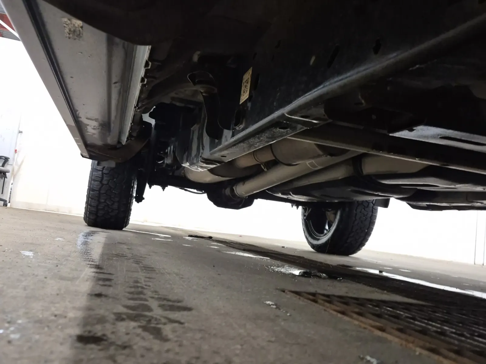 Undercarriage - Passenger Photo