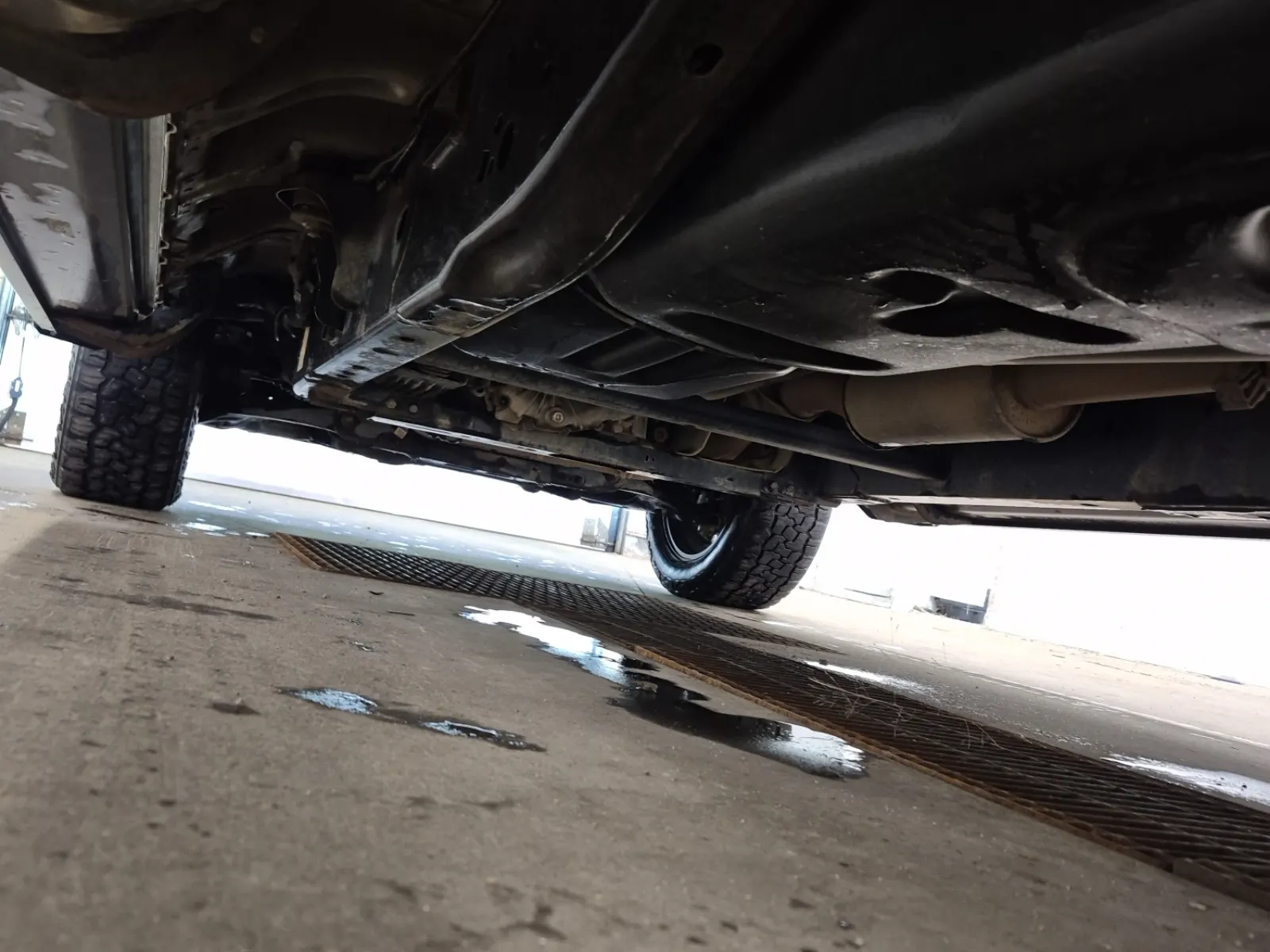 Undercarriage - Driver Photo