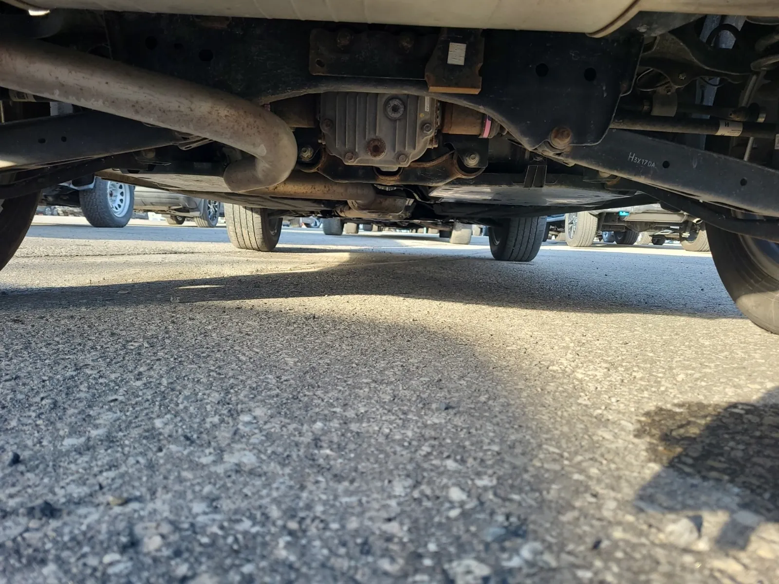 Undercarriage - Rear Photo