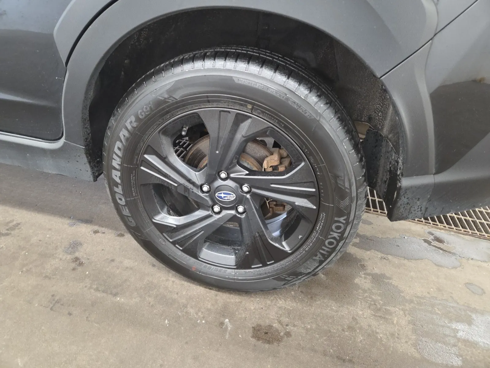Left Rear Wheel/Tire Photo