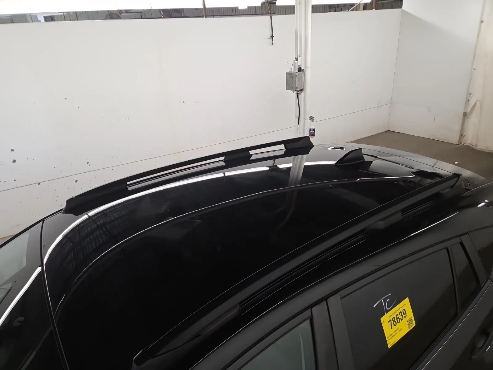 Exterior Roof Photo