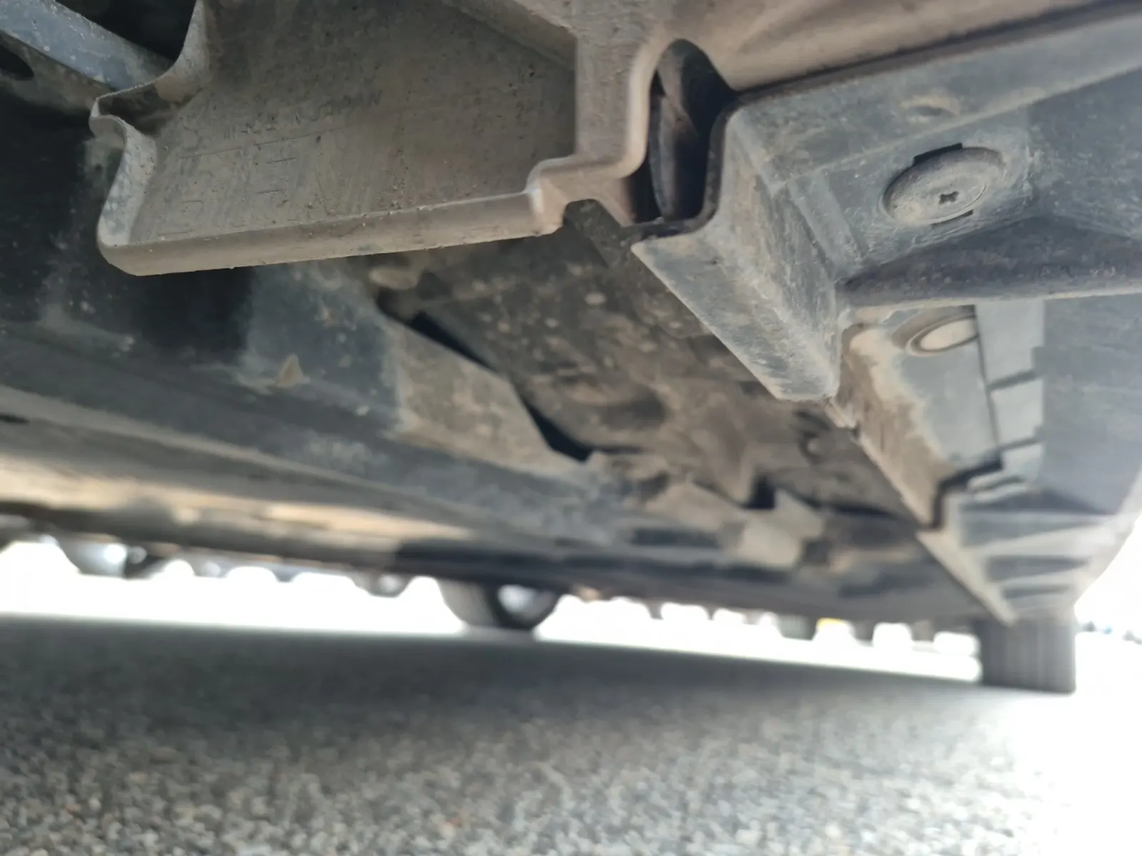 Undercarriage - Passenger Photo