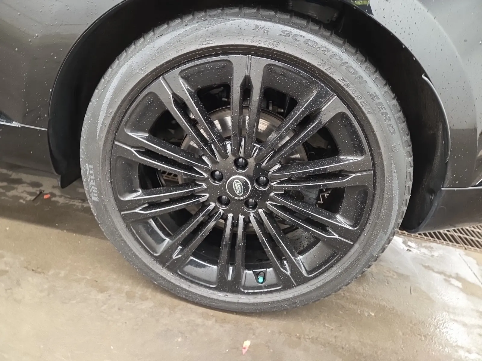Left Rear Wheel/Tire Photo