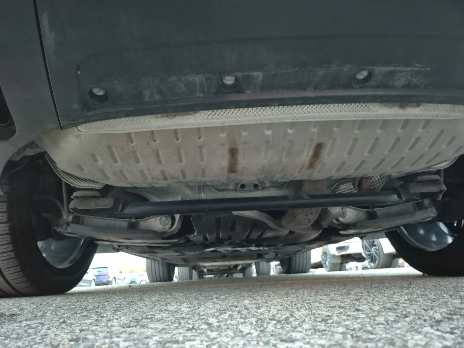 Undercarriage - Rear Photo