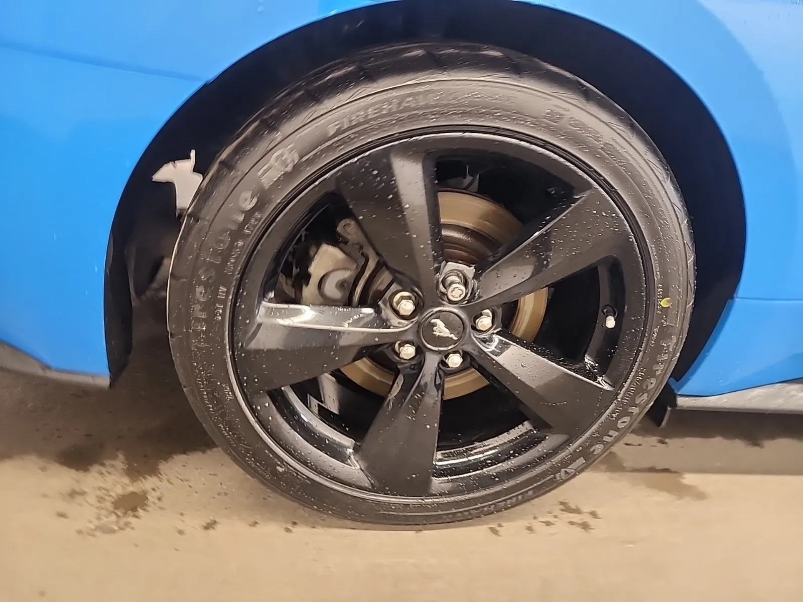 Right Rear Wheel/Tire Photo