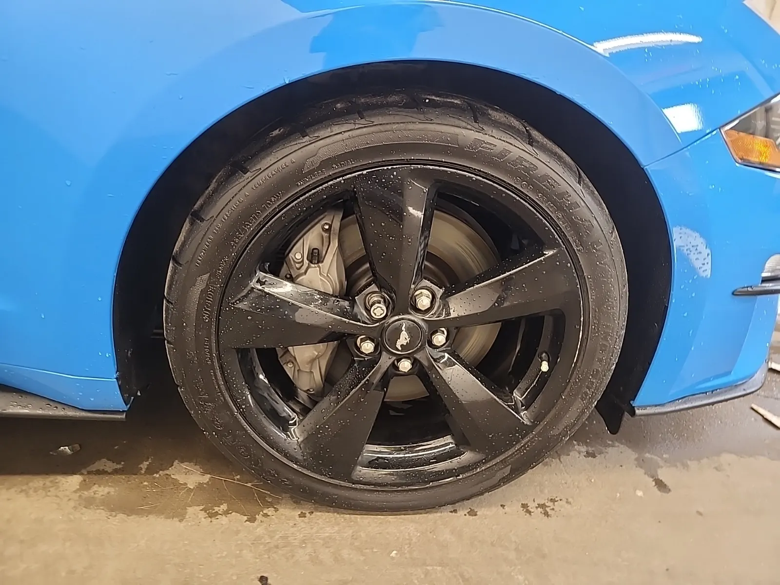 Right Front Wheel/Tire Photo