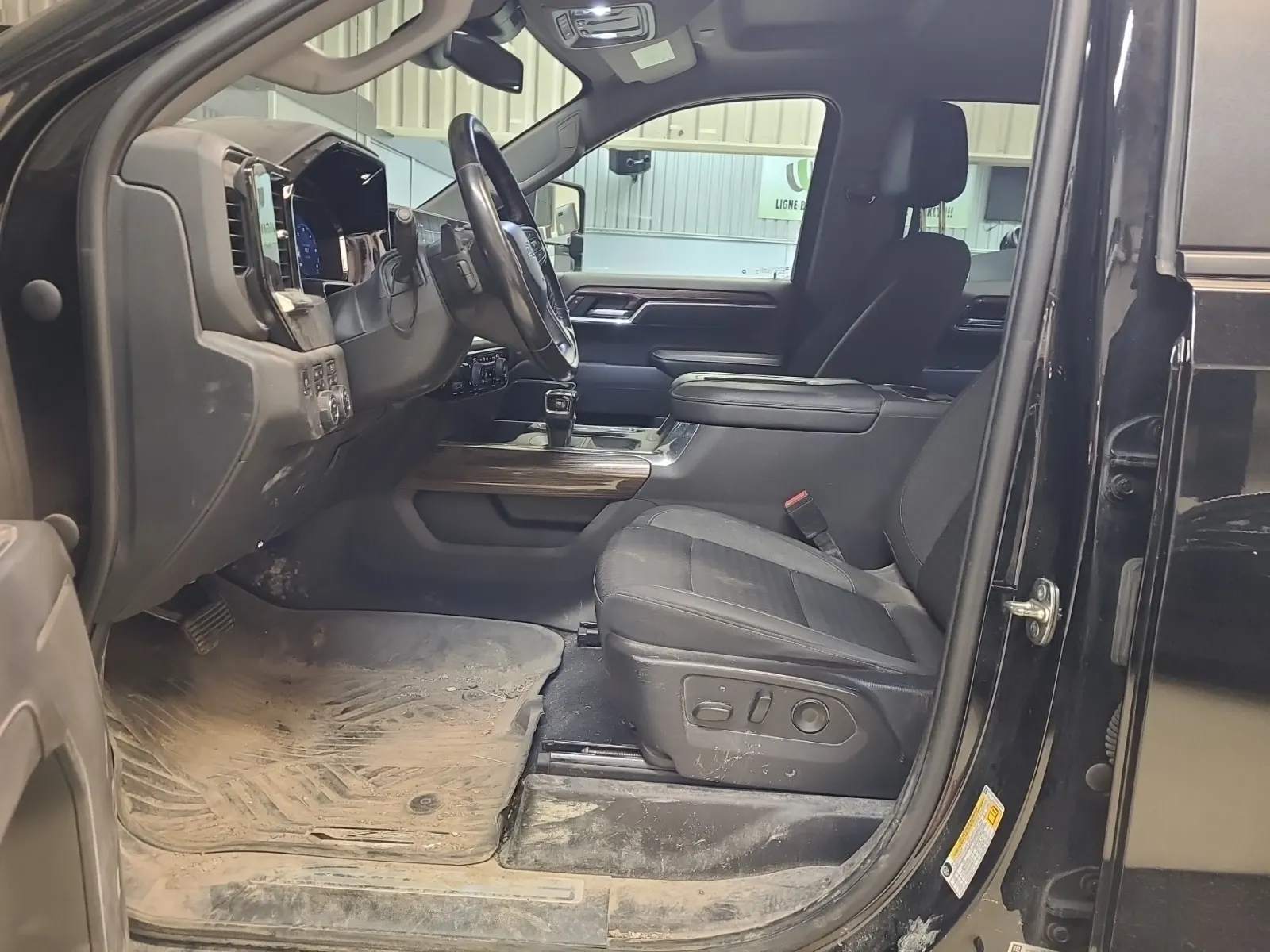 Front Interior Photo