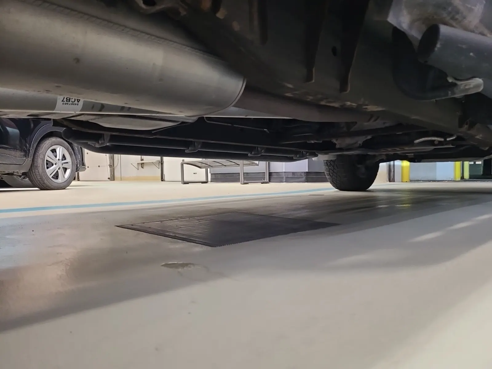 Undercarriage - Passenger Photo