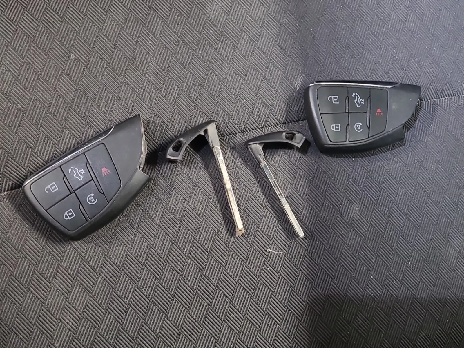 Keys/Fobs/Manual Photo