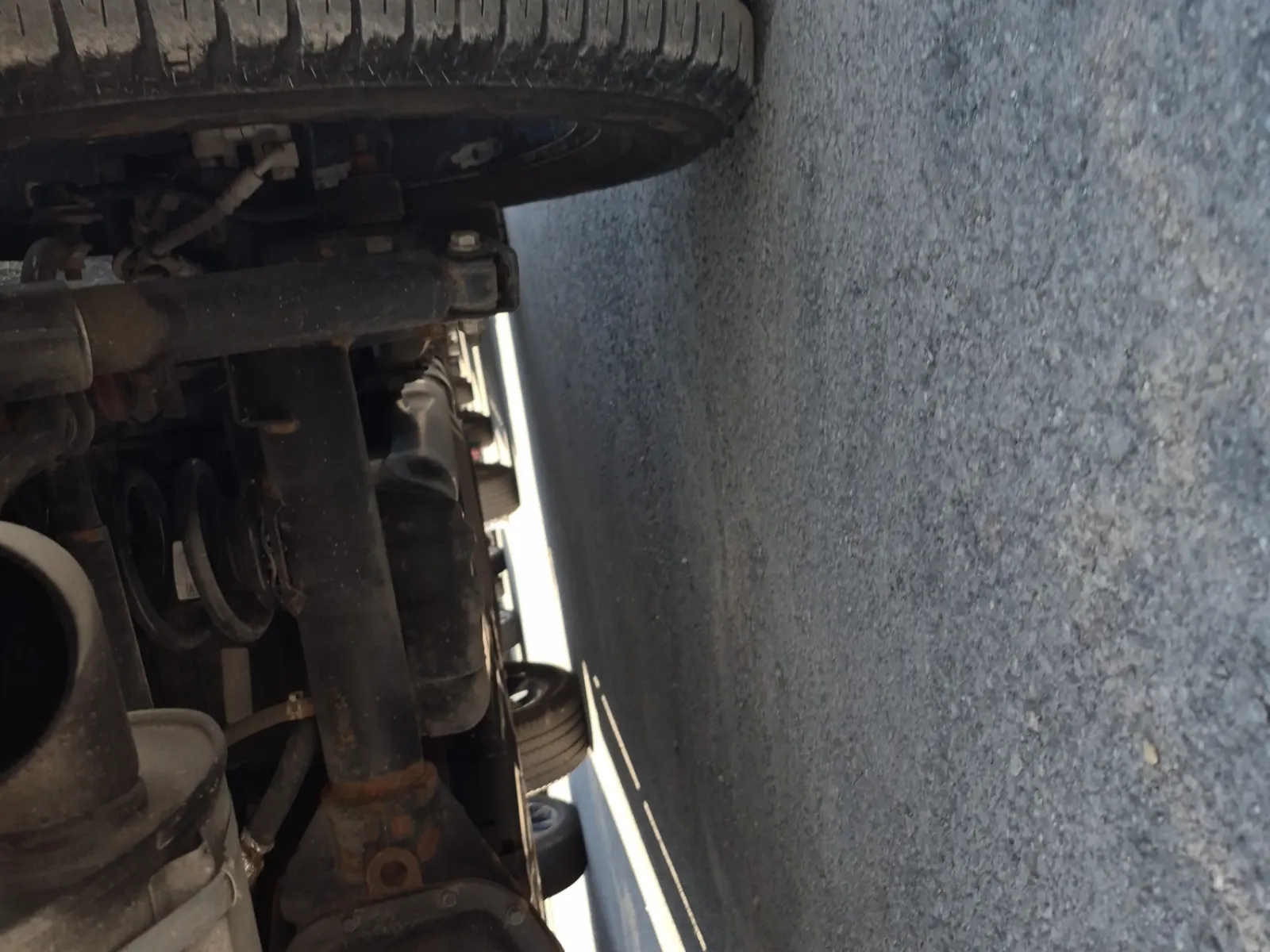 Undercarriage - Rear Photo