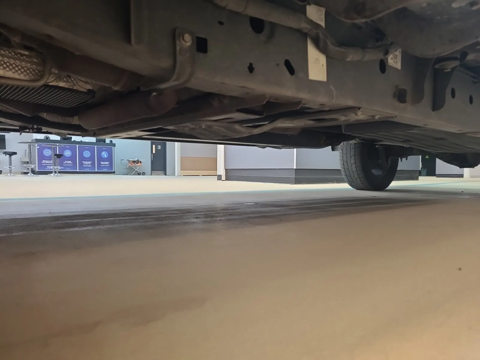 Undercarriage - Driver Photo