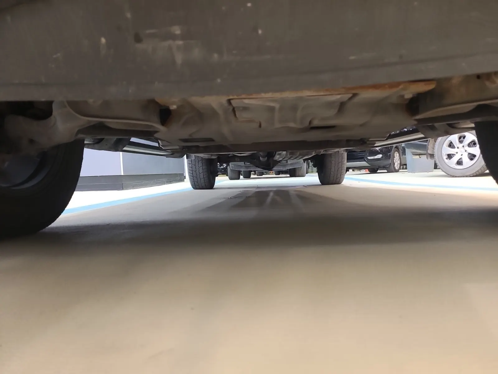 Undercarriage - Front Photo